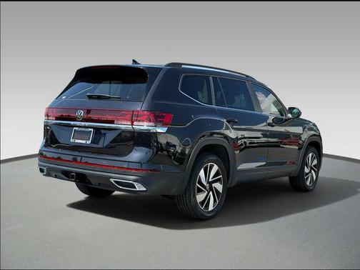 Deep Black Pearl 2024 Volkswagen Atlas 2.0T SE w/Technology