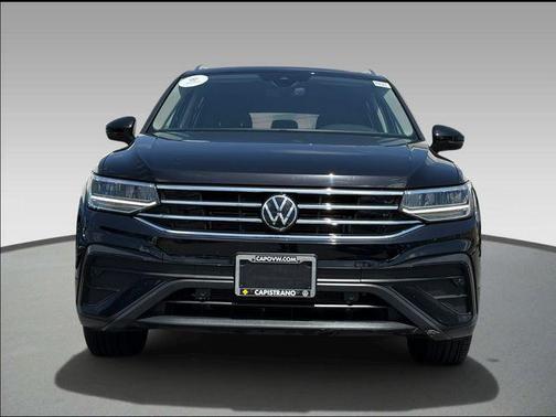 Deep Black 2024 Volkswagen Tiguan 2.0T SE