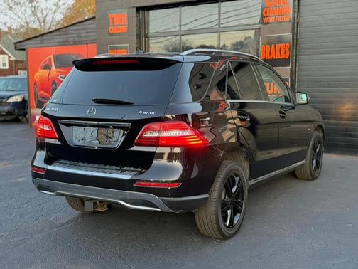 2012 Mercedes-Benz M-Class 4MATIC