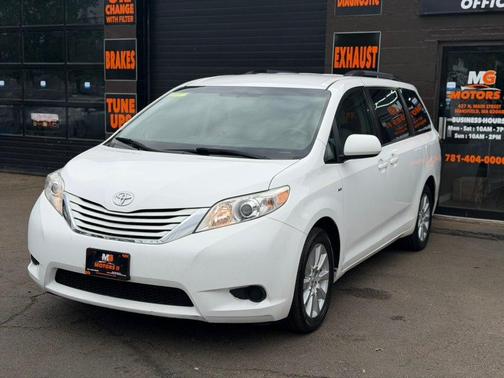 Super White 2017 Toyota Sienna LE