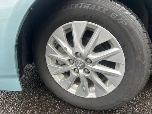 2013 Toyota Prius Plug-in Advanced