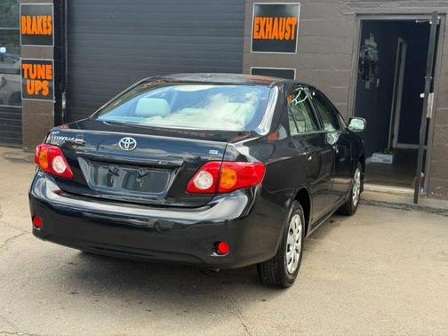 Black Sand Pearl 2009 Toyota Corolla LE
