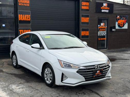 2019 Hyundai ELANTRA SE