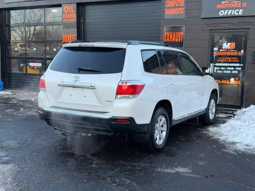 2013 Toyota Highlander SE