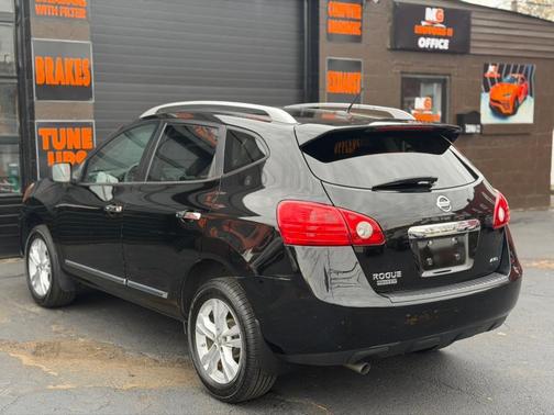 Black 2015 Nissan Rogue Select S