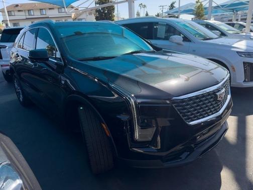 2025 Cadillac XT4 Premium Luxury