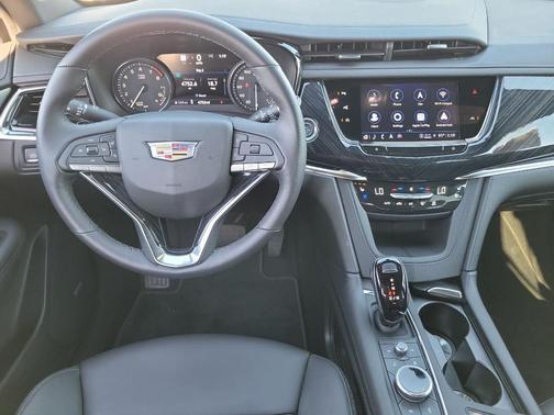 2025 Cadillac XT6 Premium Luxury FWD