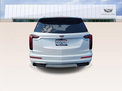 2025 Cadillac XT6 Premium Luxury FWD