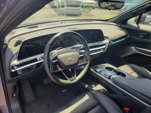 2024 Cadillac LYRIQ Sport