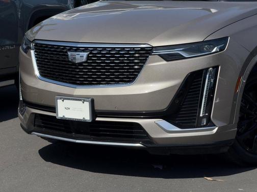 2022 Cadillac XT6 Premium Luxury FWD