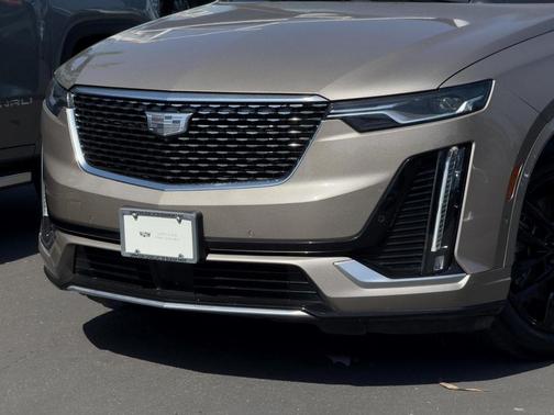 2022 Cadillac XT6 Premium Luxury FWD