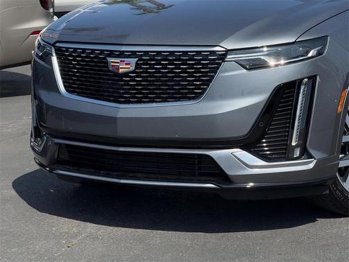 2022 Cadillac XT6 Premium Luxury FWD