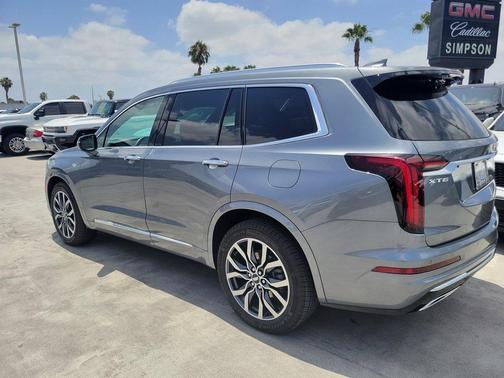 2022 Cadillac XT6 Premium Luxury FWD