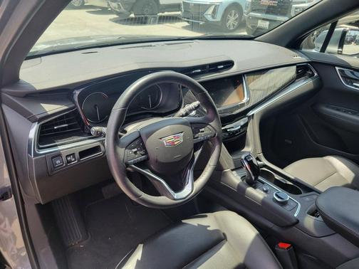 2022 Cadillac XT6 Premium Luxury FWD