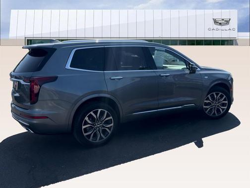 2022 Cadillac XT6 Premium Luxury FWD