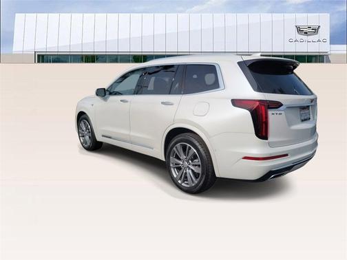2025 Cadillac XT6 Premium Luxury FWD
