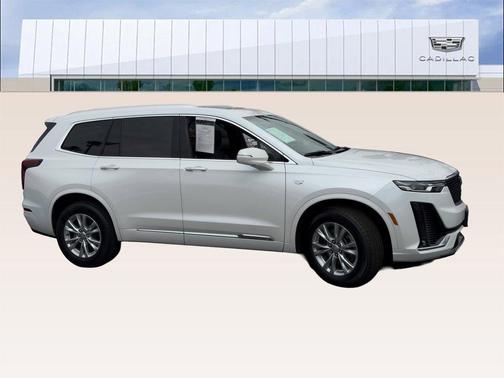 2023 Cadillac XT6 Luxury FWD