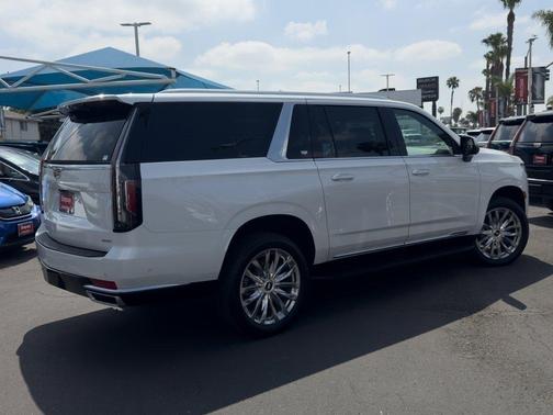 2024 Cadillac Escalade ESV Premium Luxury