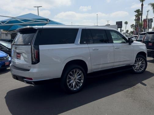 2024 Cadillac Escalade ESV Premium Luxury