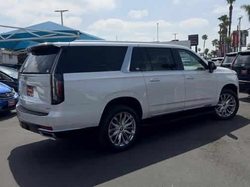 2024 Cadillac Escalade ESV Premium Luxury