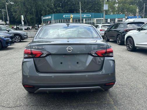 2022 Nissan Versa 1.6 SV
