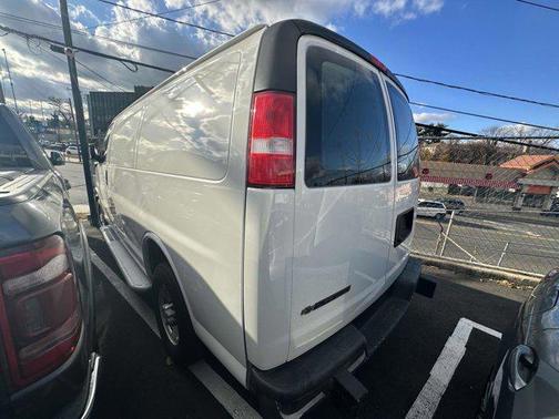 2022 Chevrolet Express 2500 RWD 2500 Regular Wheelbase WT