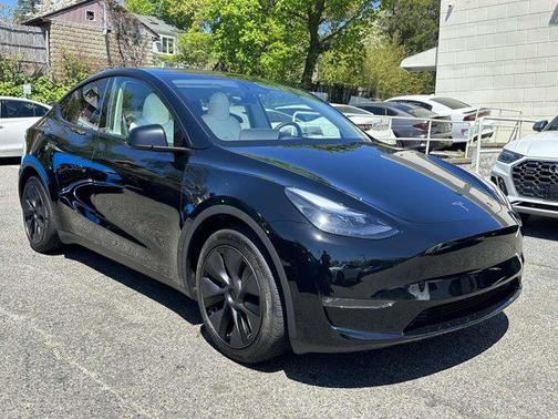 2025 Tesla Model Y Long Range Dual Motor All-Wheel Drive