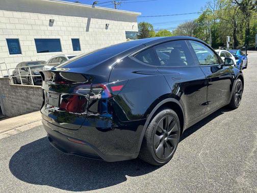 2025 Tesla Model Y Long Range Dual Motor All-Wheel Drive