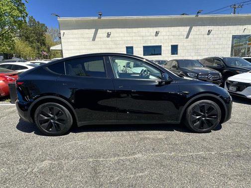 2025 Tesla Model Y Long Range Dual Motor All-Wheel Drive