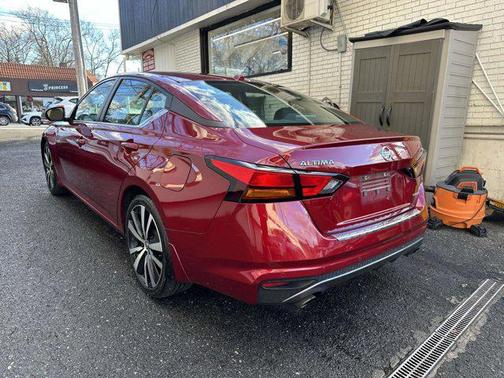 2022 Nissan Altima SR VC-Turbo FWD