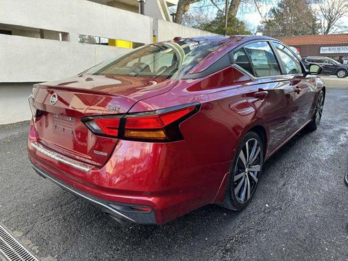 2022 Nissan Altima SR VC-Turbo FWD