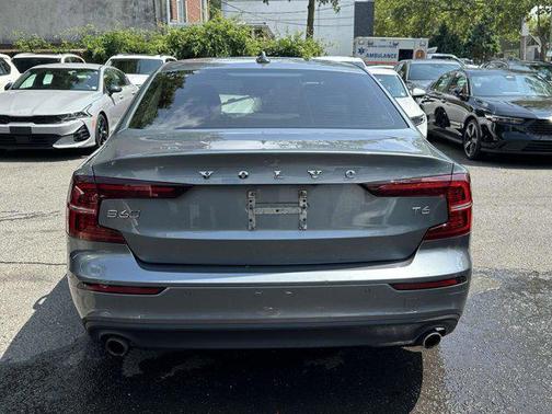 2019 Volvo S60 T6 Momentum
