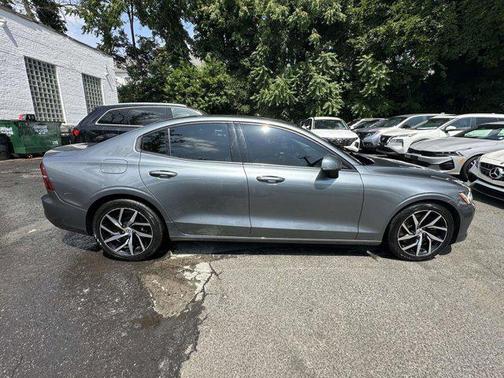 2019 Volvo S60 T6 Momentum