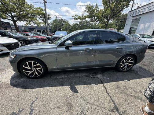 2019 Volvo S60 T6 Momentum