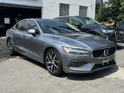 2019 Volvo S60 T6 Momentum