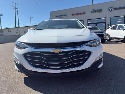 Summit White 2025 Chevrolet Malibu LT