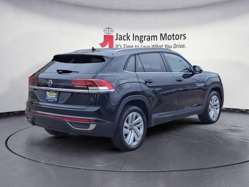 2021 Volkswagen Atlas Cross Sport 2.0T SE w/Technology