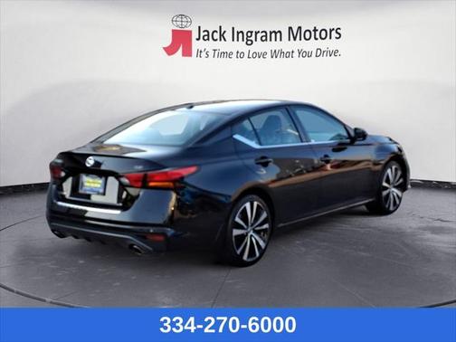 2021 Nissan Altima SR FWD