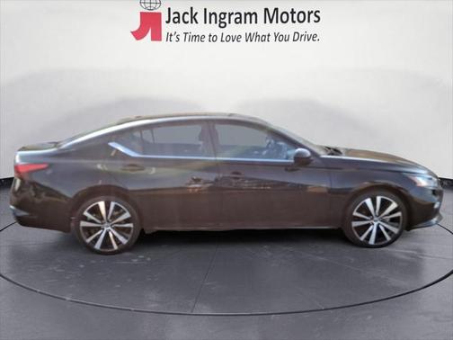 2021 Nissan Altima SR FWD