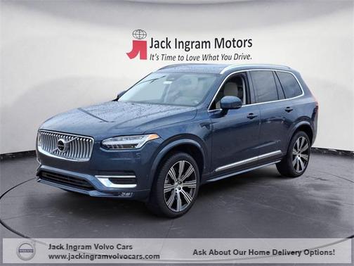 2025 Volvo XC90 B6 Plus 7-Seater