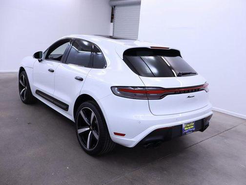 2024 Porsche Macan 