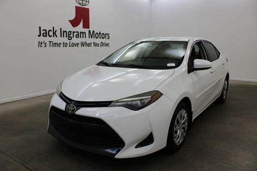 Blizzard Pearl 2017 Toyota Corolla LE