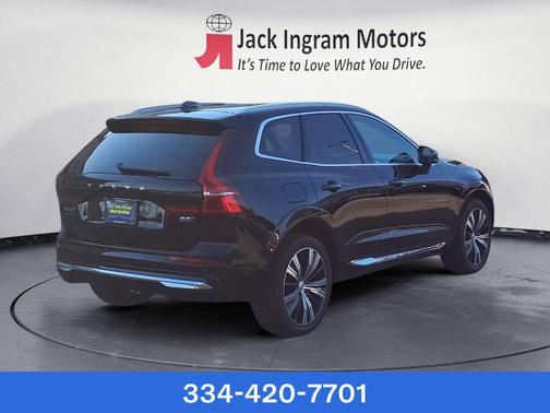 2023 Volvo XC60 B5 Ultimate Bright Theme