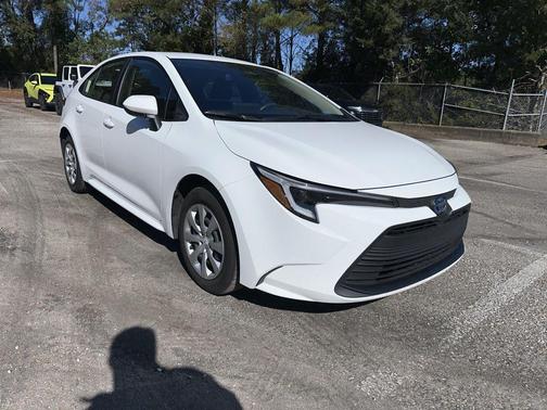 2025 Toyota Corolla Hybrid LE