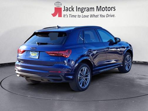 2025 Audi Q3 Premium 45 TFSI S line quattro Tiptronic