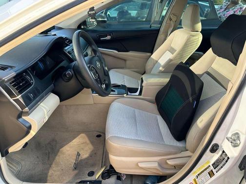 2014 Toyota Camry Hybrid LE