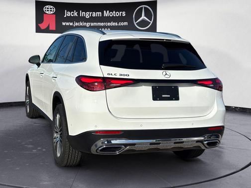 Polar White 2026 Mercedes-Benz GLC 300 Base