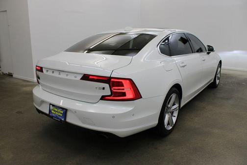 2018 Volvo S90 T5 Momentum