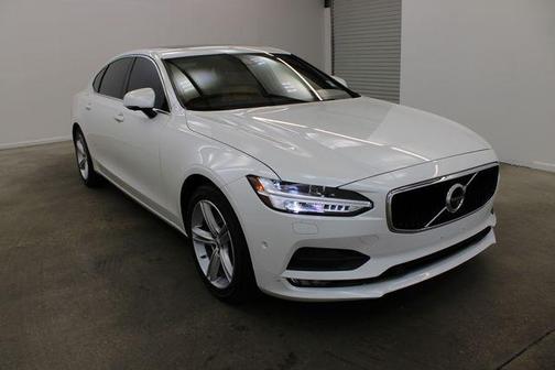 2018 Volvo S90 T5 Momentum