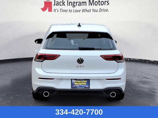 2025 Volkswagen Golf GTI 2.0T SE DSG